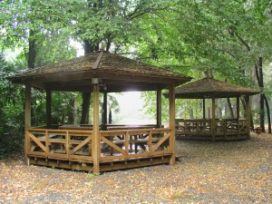 Ahşap Altıgen Çardak Pergola