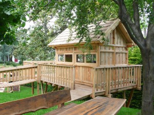 ahşap çocuk evi playpen