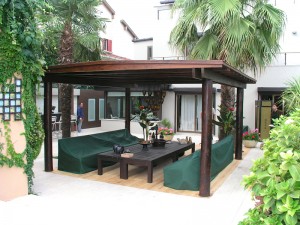 Ahşap Düz Çatılı Çardak Pergola