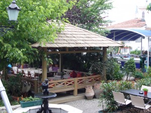Ahşap Kare Dikdörtgen Çardak Pergola