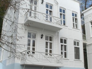 Rus Konsolosluğu ahşap